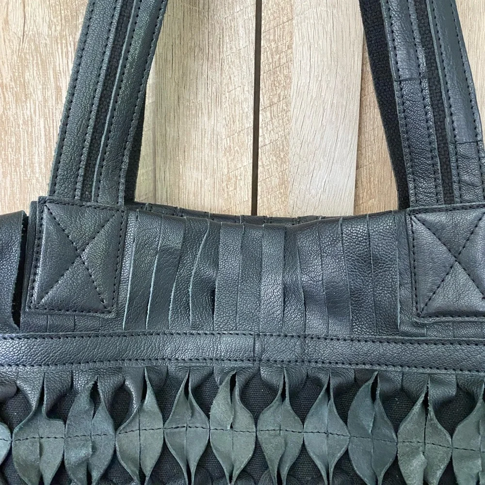 Amerileather Black Leather Tote - Picture 9 of 15